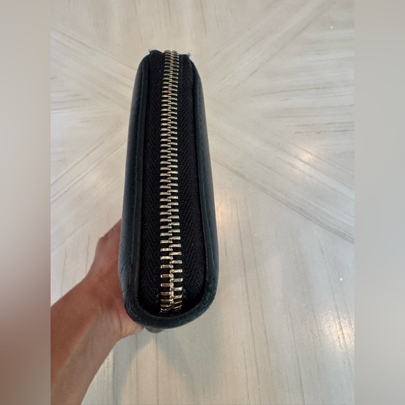🛍️HP🛍️AUTHENTIC GUCCI👜 Soho Pebbled Leather Zip Around Long Wallet (Black) - Picture 11 of 15